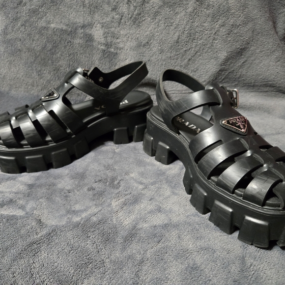 PRADA Monolith Black rubber sandals Size 38 / 7.5 - Picture 7 of 13
